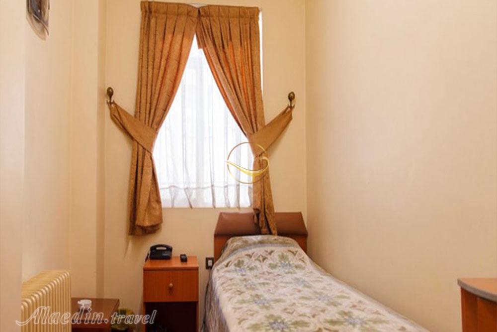 اتاق یک تخته هتل پرستو تهران | علاءالدین تراول