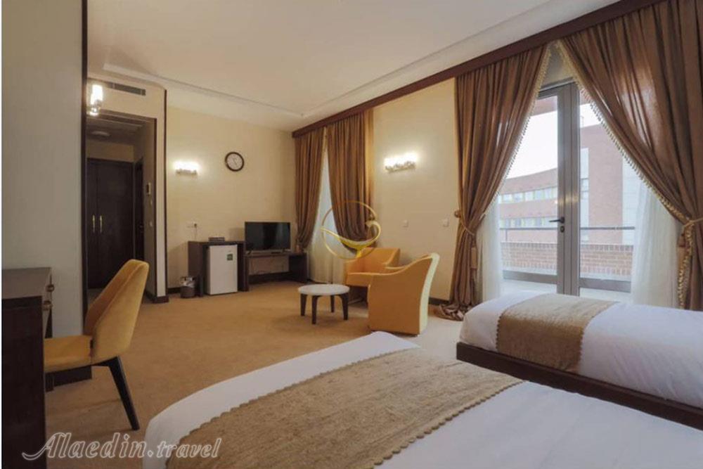 هتل پردیس تهران | علاءالدین تراول