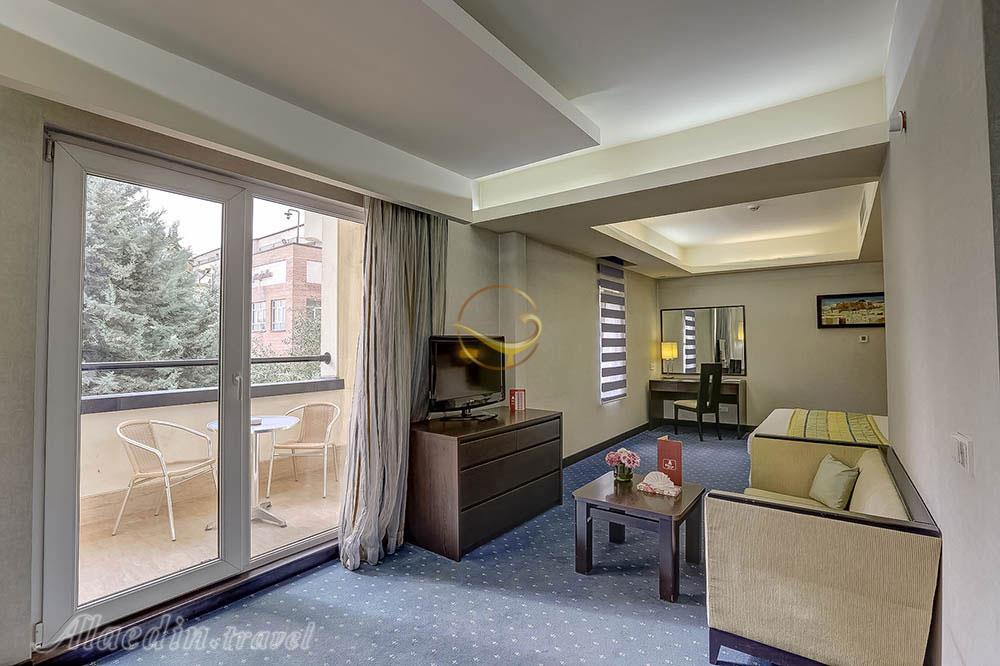 سوئیت جونیور دو نفره هتل 4 ستاره پارسیان اوین تهران | علاءالدین تراول