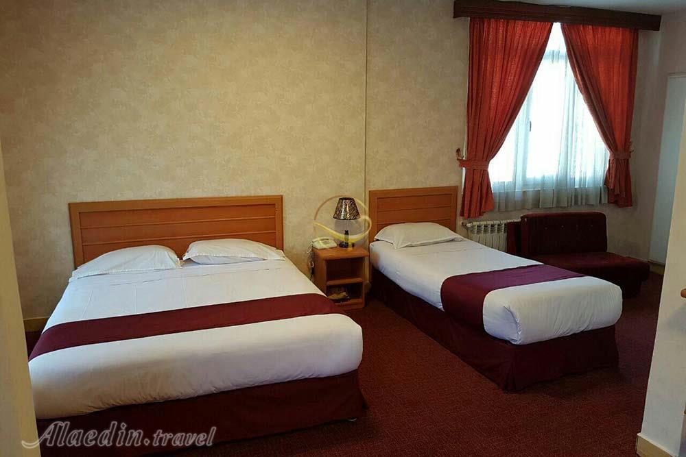 سوئیت سه نفره هتل پاسارگاد تهران | علاءالدین تراول