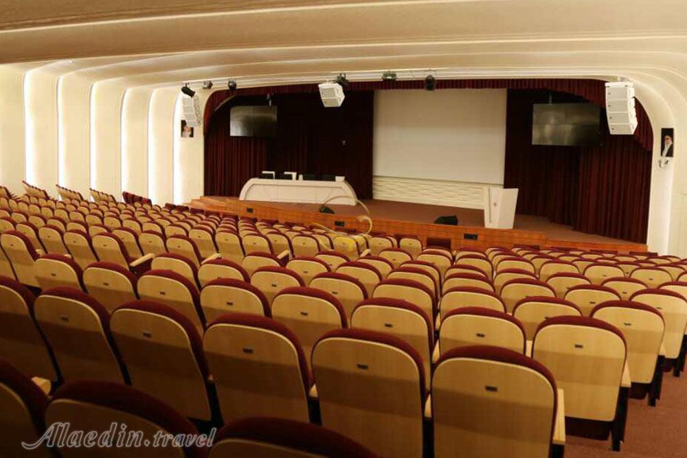 اتاق کنفرانس هتل قلب رجایی تهران | علاءالدین تراول