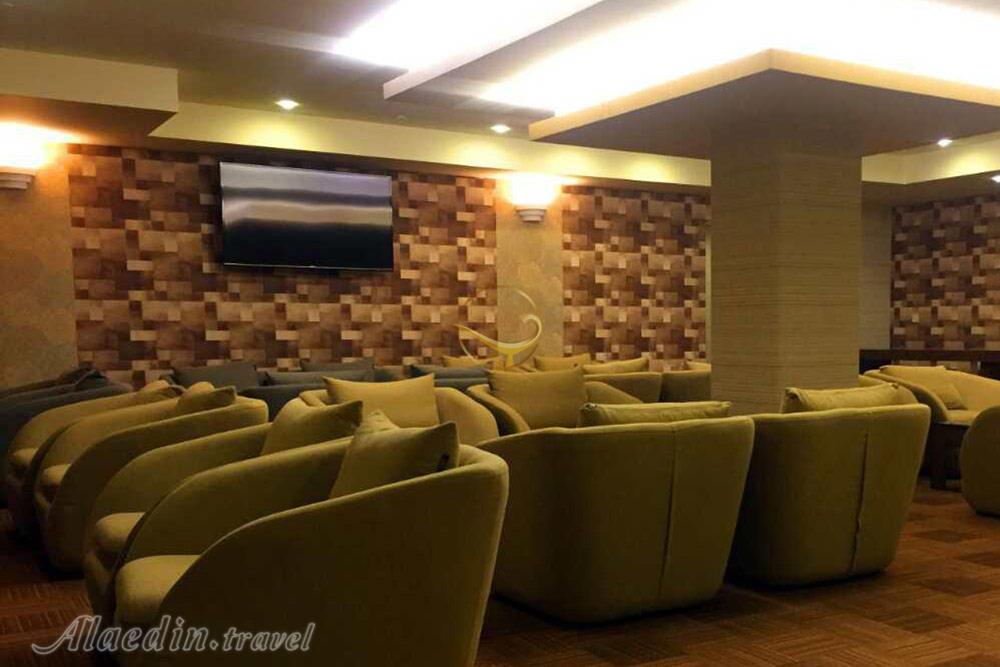 لابی هتل قلب رجایی تهران | علاءالدین تراول