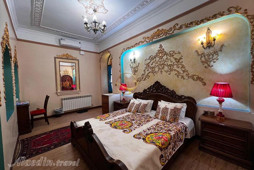 بوتیک هتل رزاز تهران | علاءالدین تراول