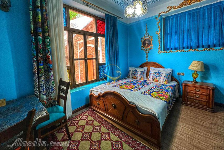 بوتیک هتل رزاز تهران | علاءالدین تراول