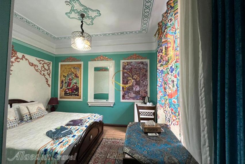 بوتیک هتل رزاز تهران | علاءالدین تراول