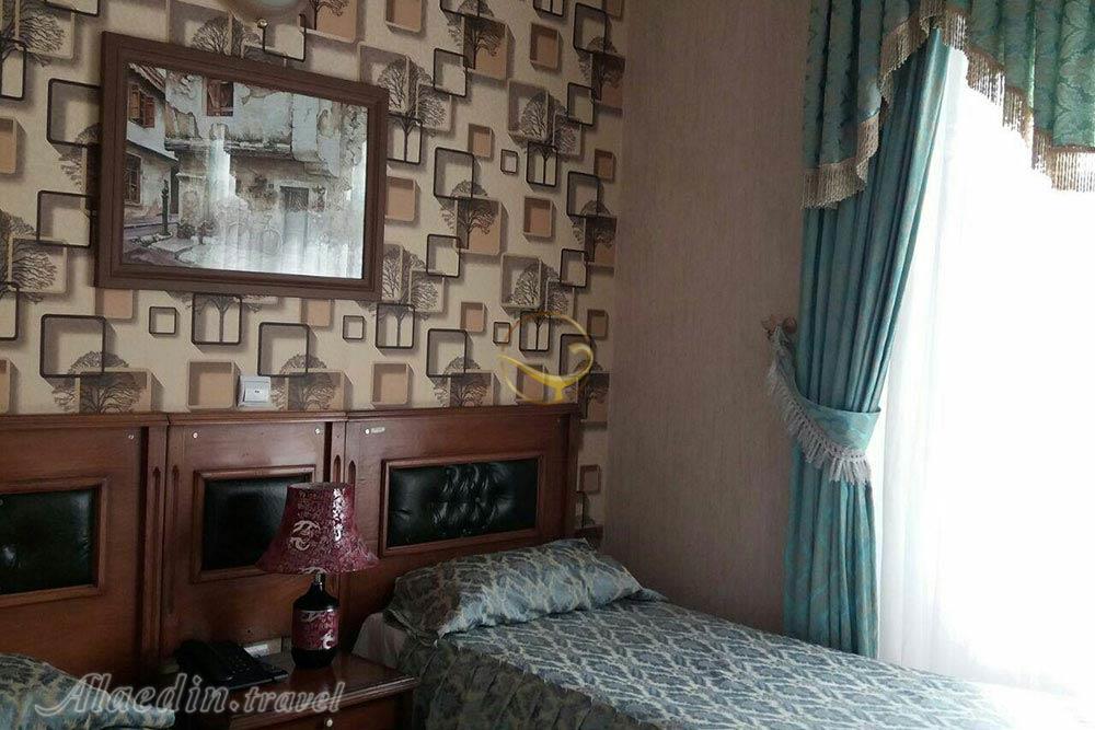 اتاق دوتخته توئین هتل سعدی تهران | علاءالدین تراول