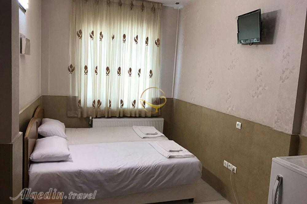 اتاق دو تخته مهمانپذیر 3 ستاره صدریه تهران | علاءالدین تراول