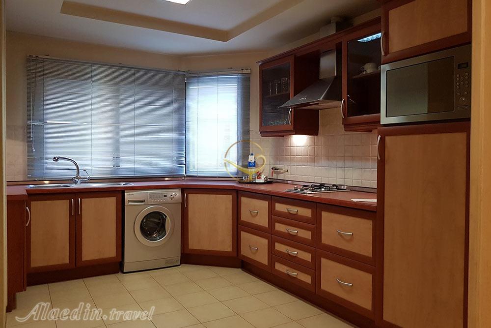 آشپزخانه سوئیت هتل آپارتمان سپهر تهران | علاءالدین تراول