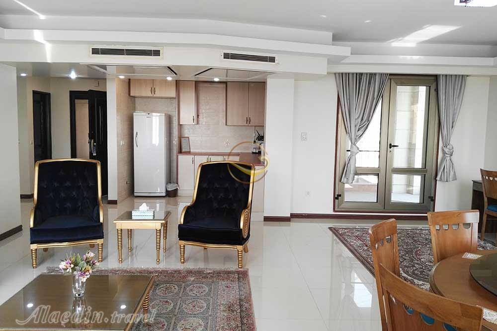 سوئیت رویال مهمانکده 3 ستاره جاده ابریشم تهران | علاءالدین تراول