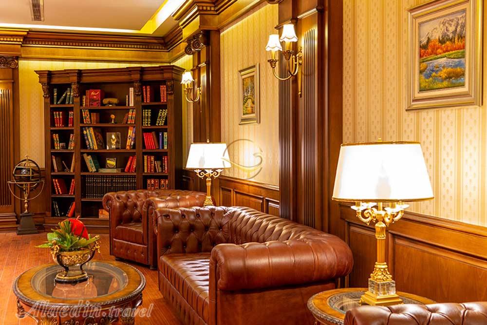 کتابخانه هتل آپارتمان 4 ستاره تاج محل | علاءالدین تراول