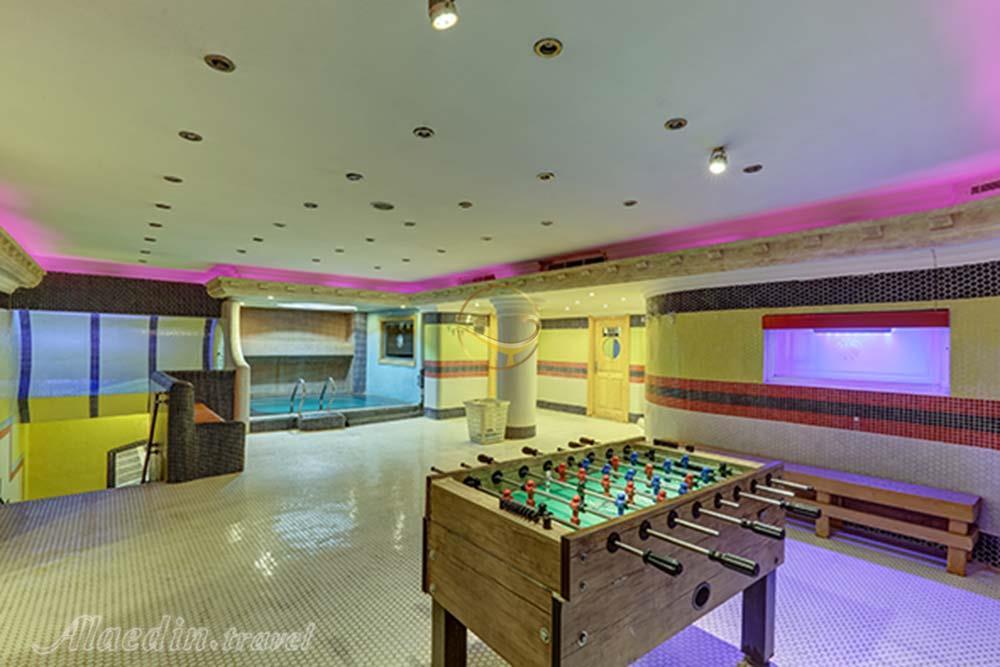 جکوزی و فوتبال دستی هتل 4 ستاره بزرگ تهران | علاءالدین تراول