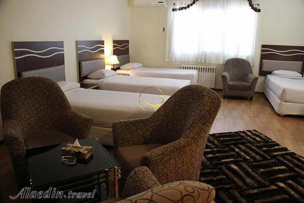 اتاق چهار تخته هتل 3 ستاره ورزش تهران | علاءالدین تراول