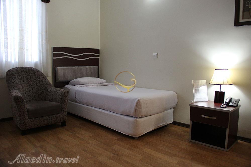 اتاق یک تخته هتل 3 ستاره ورزش تهران | علاءالدین تراول