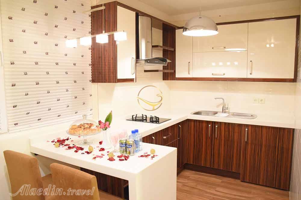 آشپزخانه هتل آپارتمان 3 ستاره ونوس تهران | علاءالدین تراول