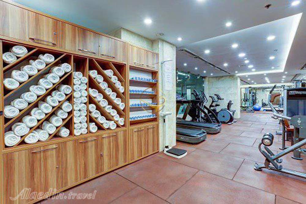 باشگاه سلف سرویس رستوران هتل آپارتمان وزراء تهران | علاءالدین تراول