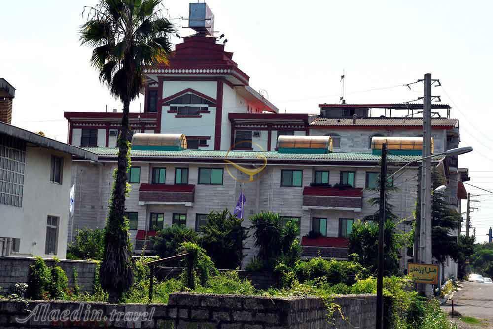 نمای هتل آپارتمان صدرا تنکابن | علاءالدین تراول