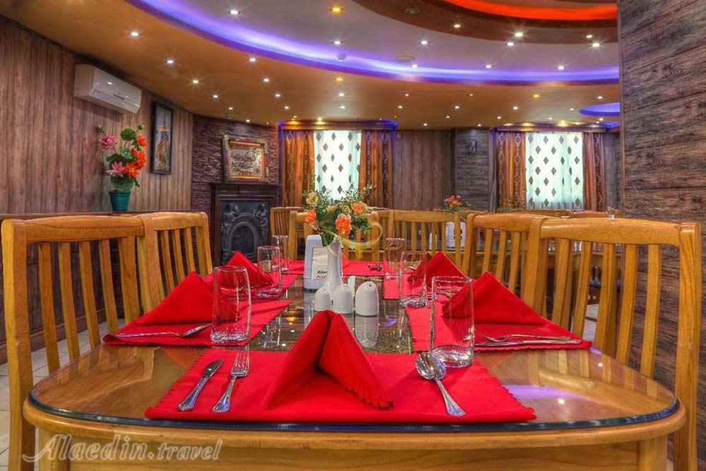 رستوران هتل 4 ستاره آریا 2 ارومیه | علاءالدین تراول