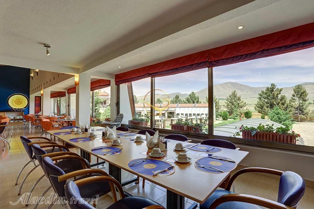 رستوران هتل 5 ستاره دنیز (باری) ارومیه | علاءالدین تراول