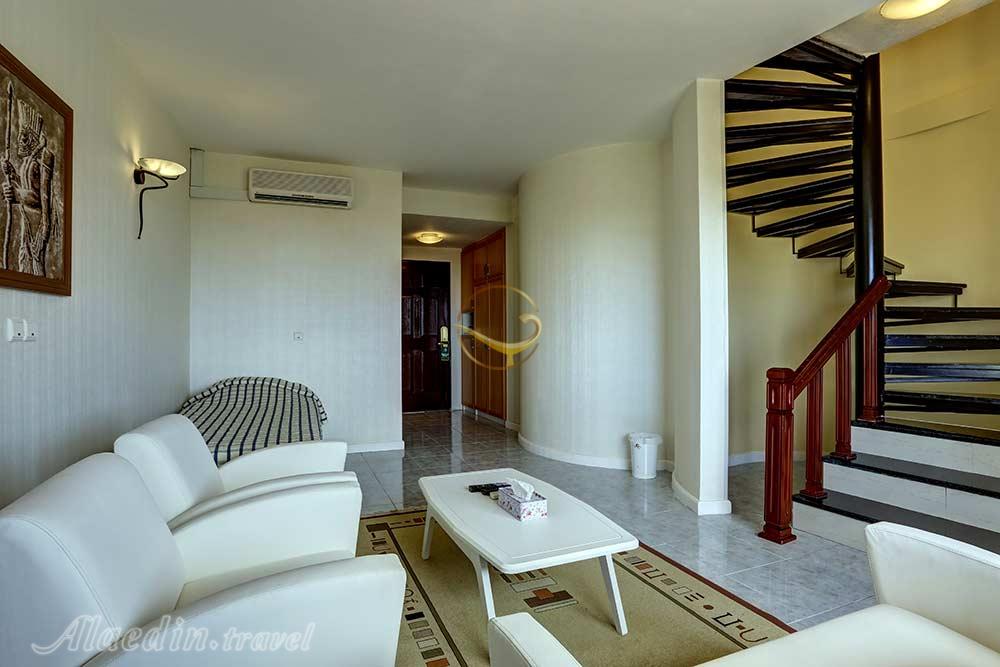 سوئیت دوبلکس فیستا هتل 5 ستاره دنیز (باری) ارومیه | علاءالدین تراول