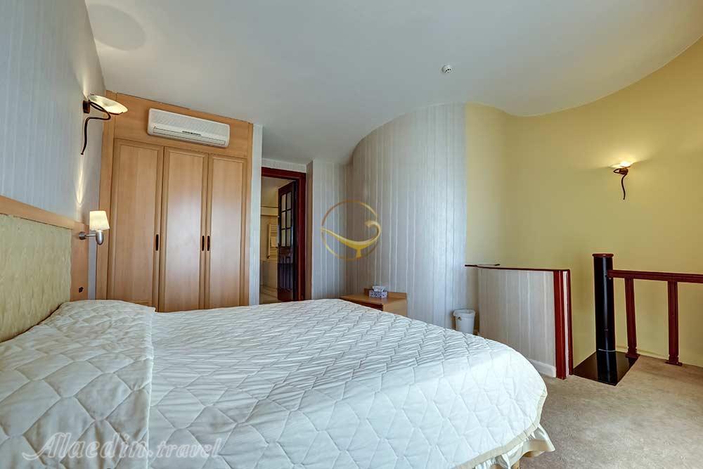 سوئیت دوبلکس فیستا هتل 5 ستاره دنیز (باری) ارومیه | علاءالدین تراول