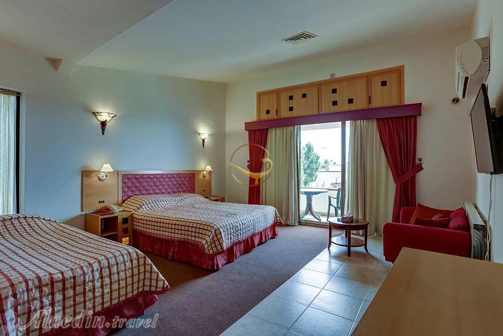 اتاق سه تخته هتل 5 ستاره دنیز (باری) ارومیه | علاءالدین تراول