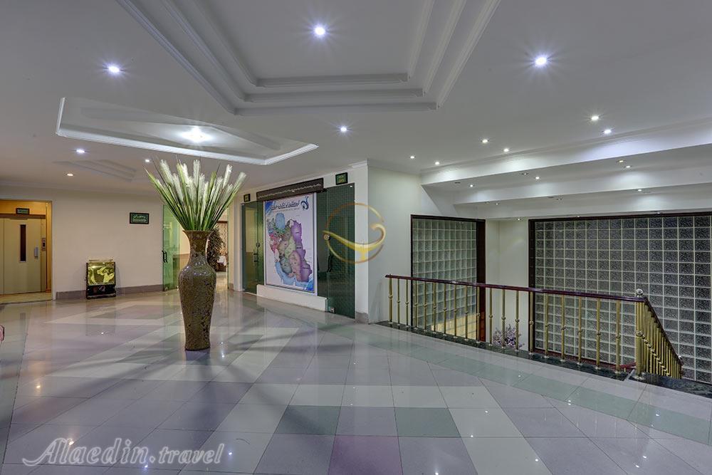 رستوران هتل 4 ستاره جهانگردی ارومیه | علاءالدین تراول