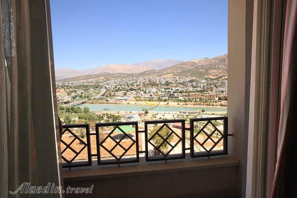 منظره هتل ۴ ستاره پارسیان آزادی یاسوج | علاءالدین تراول