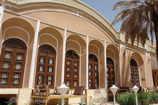 هتل سنتی ادیب الممالک یزد