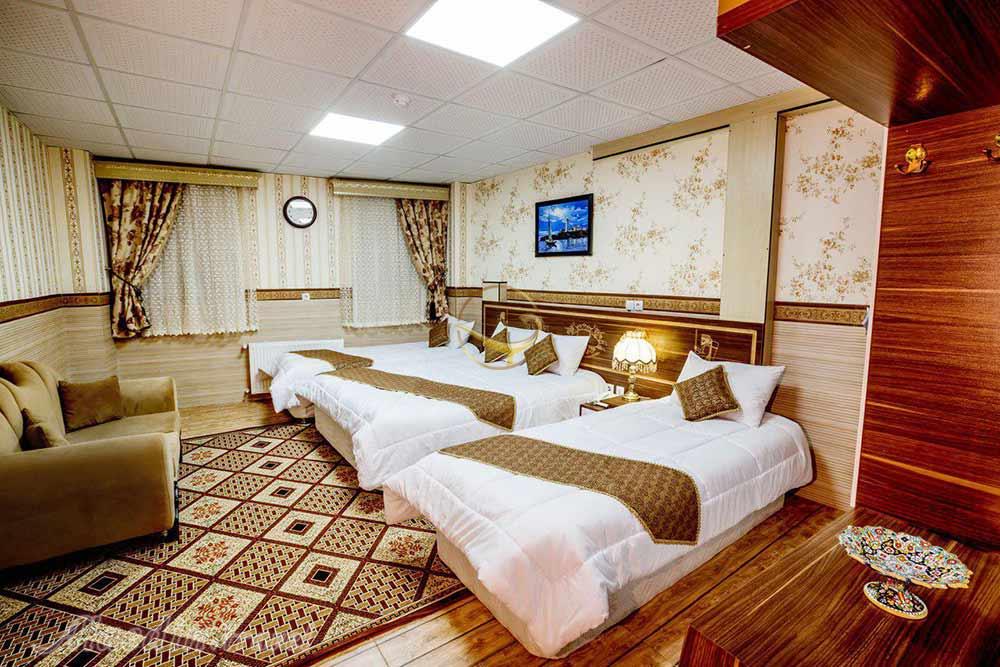 اتاق چهار تخته هتل سه ستاره الزهرا یزد | علاءالدین تراول