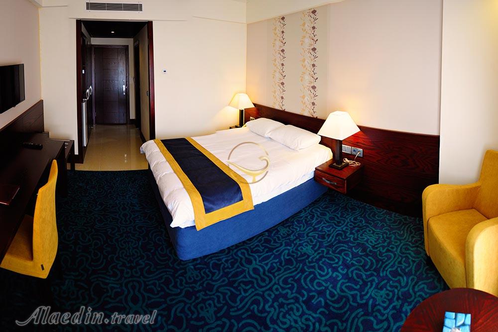 اتاق های هتل 5 ستاره ارگ جدید یزد | علاءالدین تراول