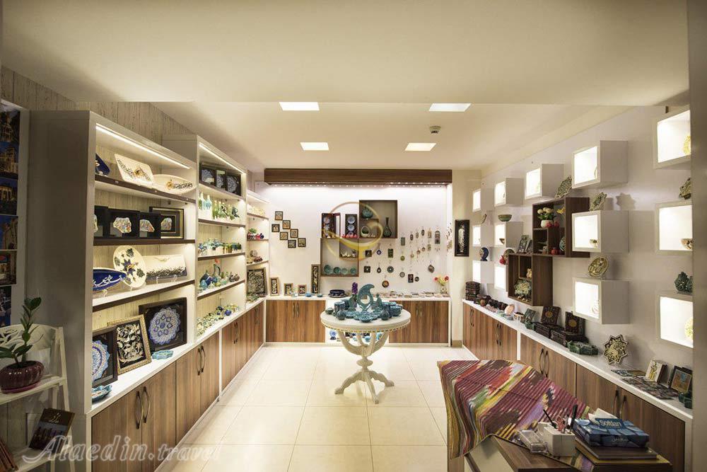 مرکز خرید سوغاتی های هتل 4 ستاره ارگ جدید یزد | علاءالدین تراول