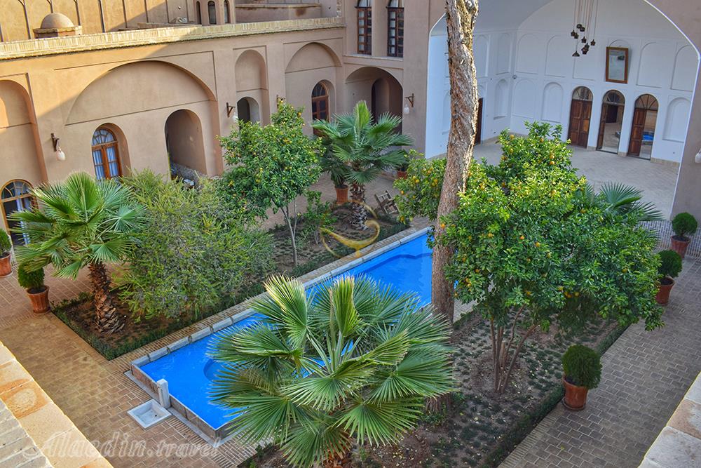 هتل هومان یزد | علاءالدین تراول