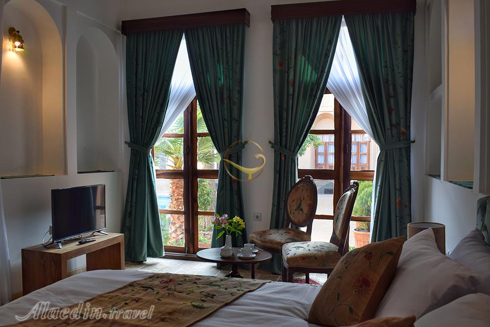 هتل هومان یزد | علاءالدین تراول