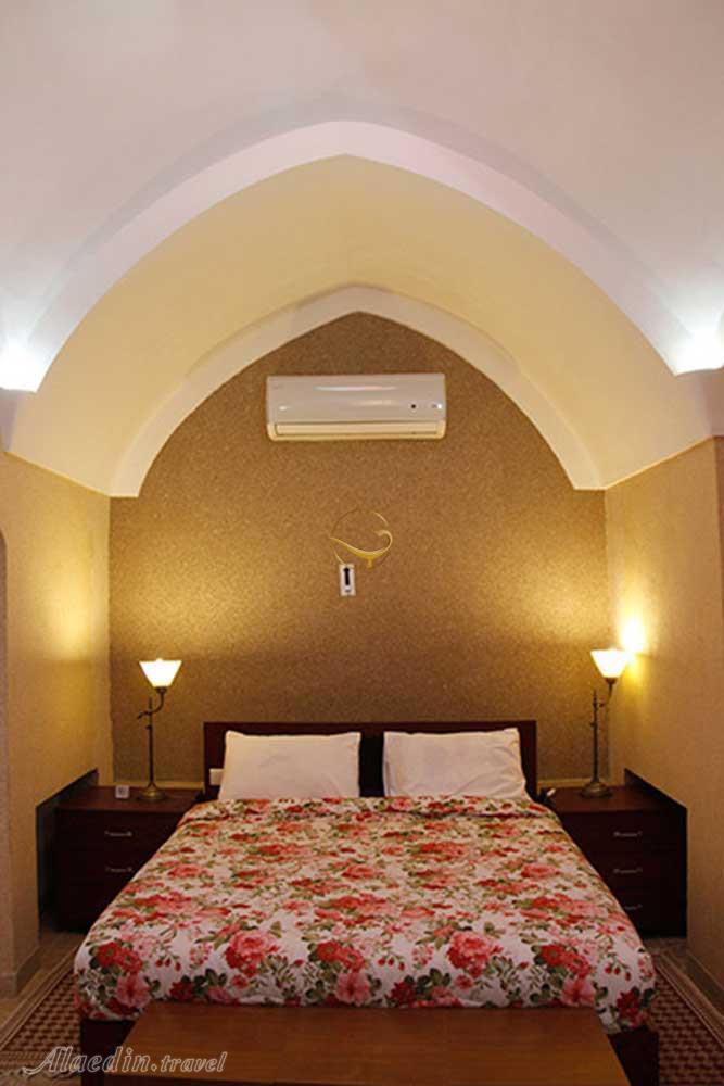 اتاق دو تخته هتل خانه سه نیک یزد | علاءالدین تراول