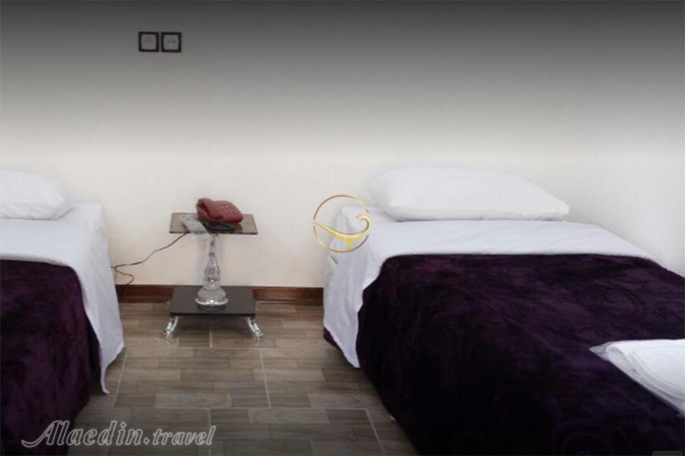 هتل سنتی کیاوش یزد | علاءالدین تراول