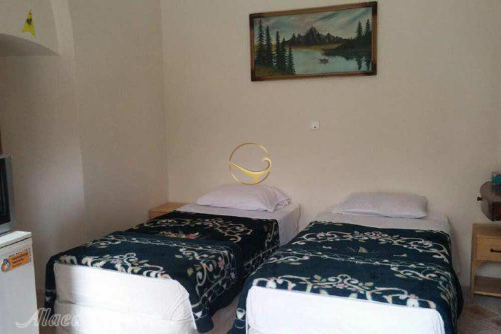 اتاق دو تخته توئین هتل سه ستاره کهن کاشانه یزد | علاءالدین تراول