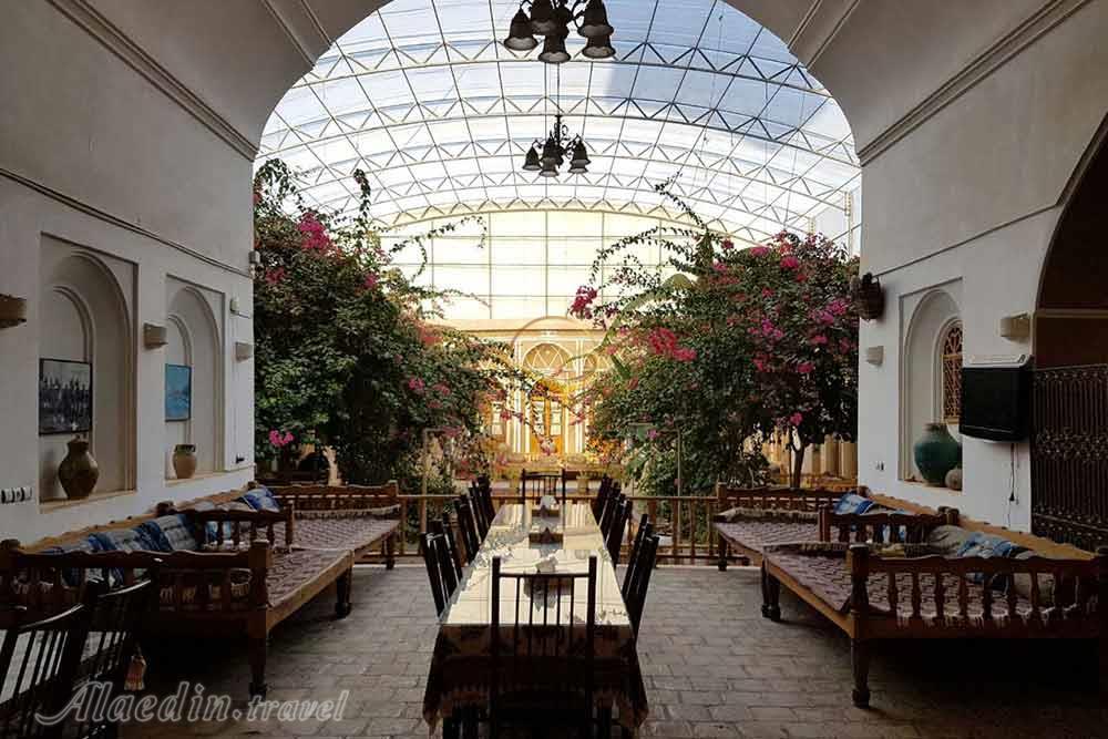 هتل کهن کاشانه یزد