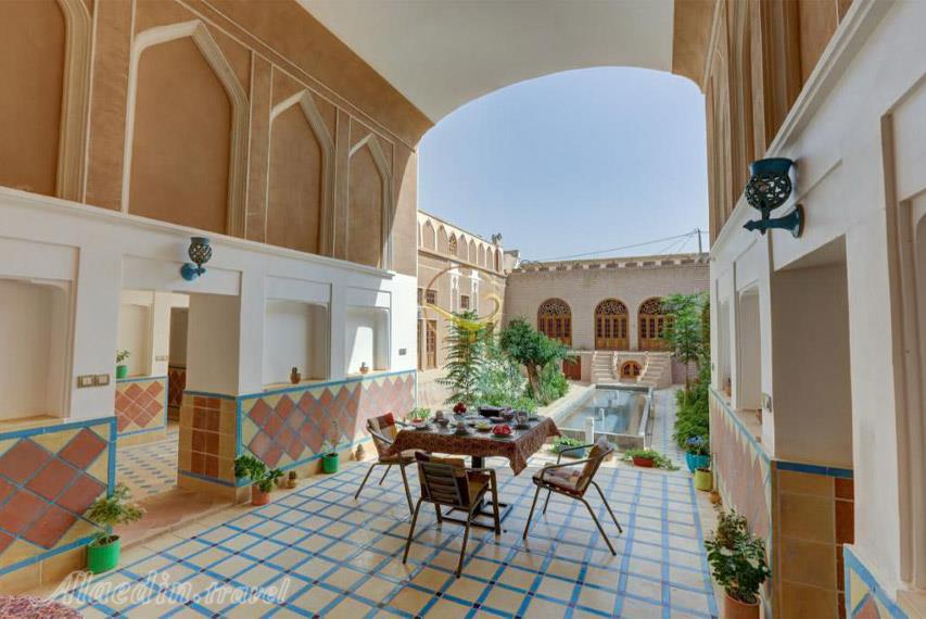 بوتیک هتل مالمیر یزد | علاءالدین تراول