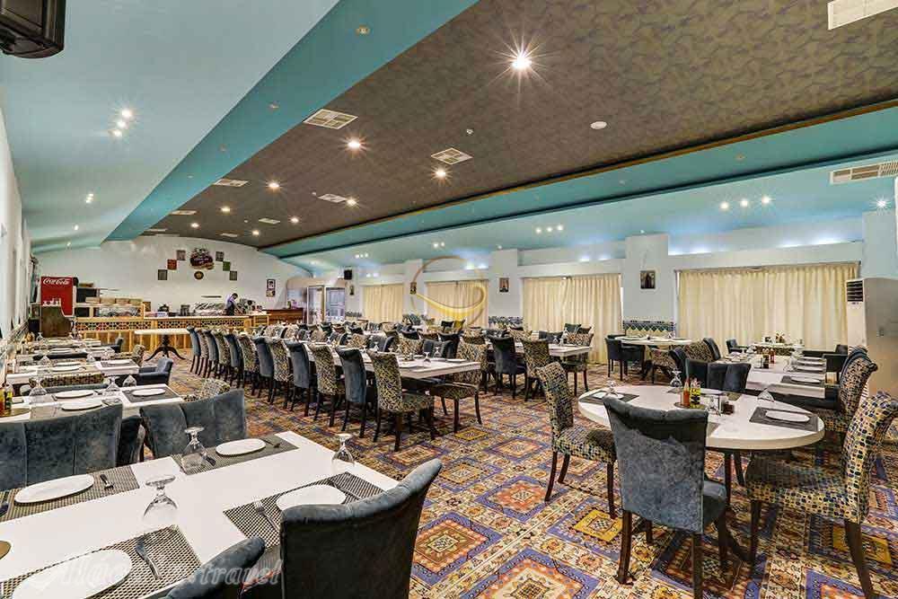 رستوران هتل باغ 4 ستاره مشیرالممالک یزد | علاءالدین تراول