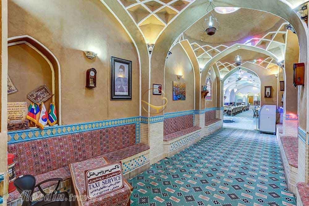 راهرو هتل باغ 4 ستاره مشیرالممالک یزد | علاءالدین تراول