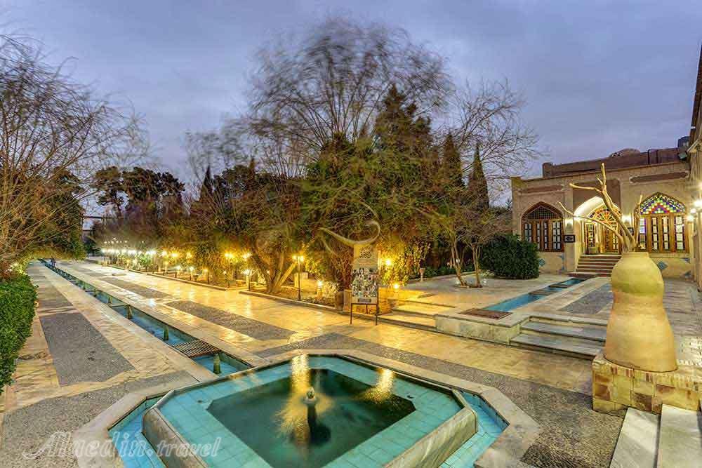 عکس های هتل باغ مشیرالممالک یزد
