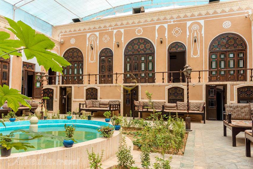 عکس های هتل سنتی رز یزد