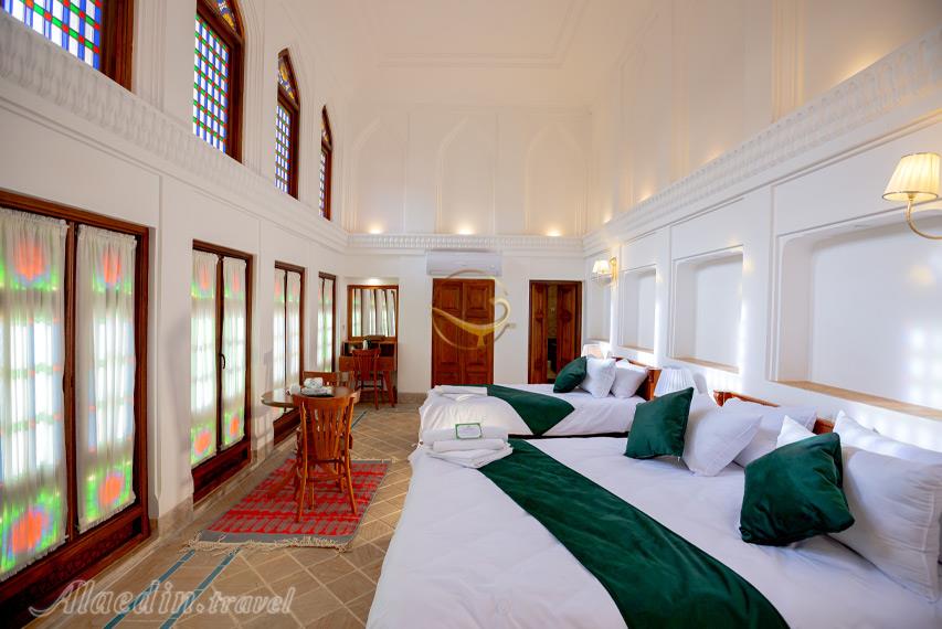 اتاق سه تخته بوتیک هتل صفى خانى یزد | علاءالدین تراول