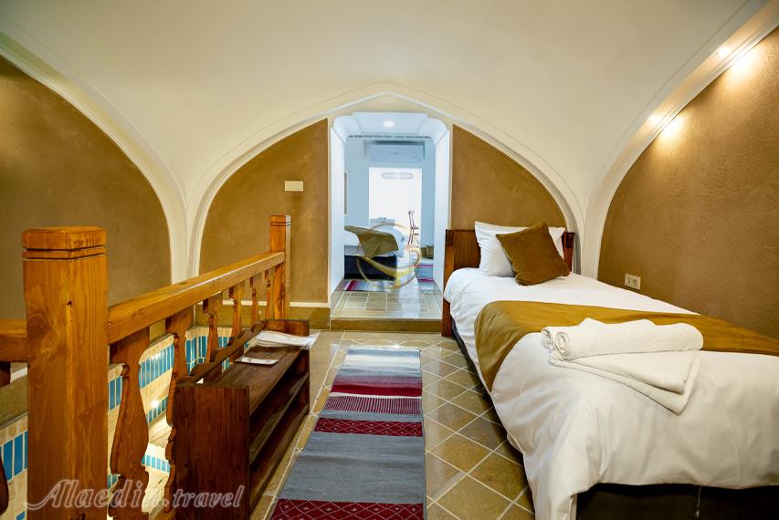 اتاق سه تخته بوتیک هتل صفى خانى یزد | علاءالدین تراول