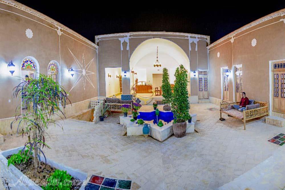 اقامتگاه سنتی ستاره آسمان یزد | علاءالدین تراول