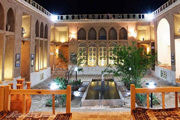 اقامتگاه بوم گردی شعر باف یزد