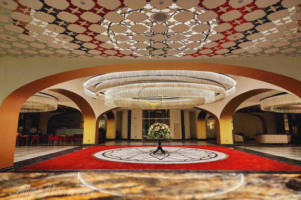 هتل سیب و نار | علاءالدین تراول