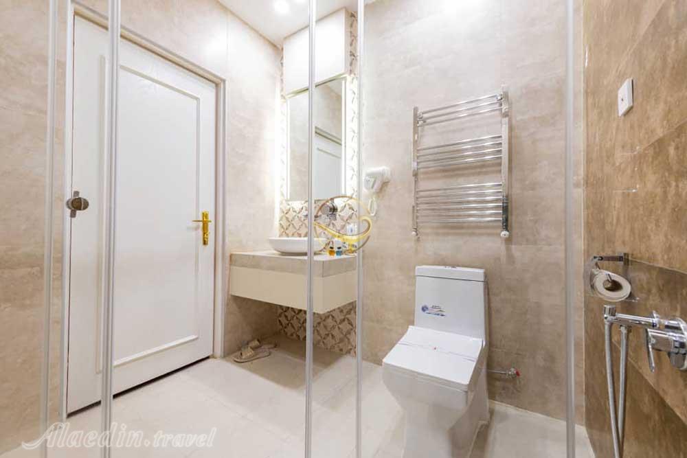 هتل سیب و نار | علاءالدین تراول