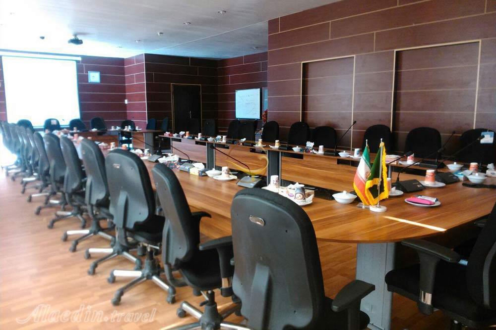 سالن کنفرانس هتل 4 ستاره زنبق یزد | علاءالدین تراول