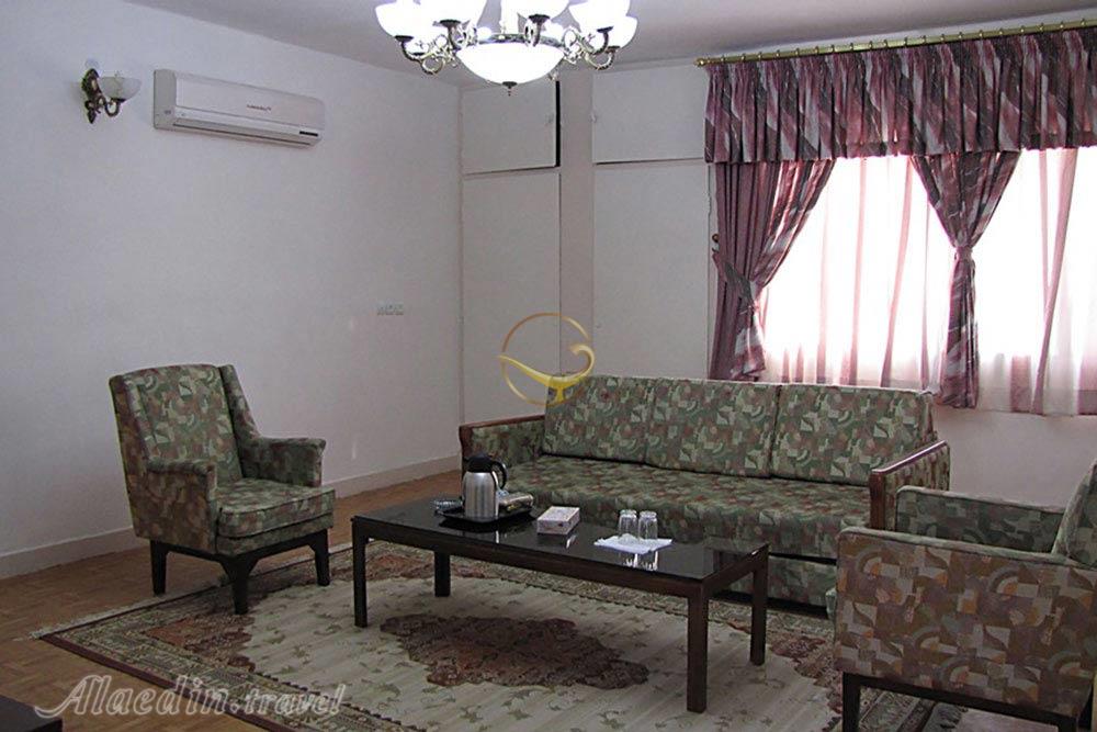 فضای نشیمن هتل 3 ستاره جهانگردی زاهدان | علاءالدین تراول